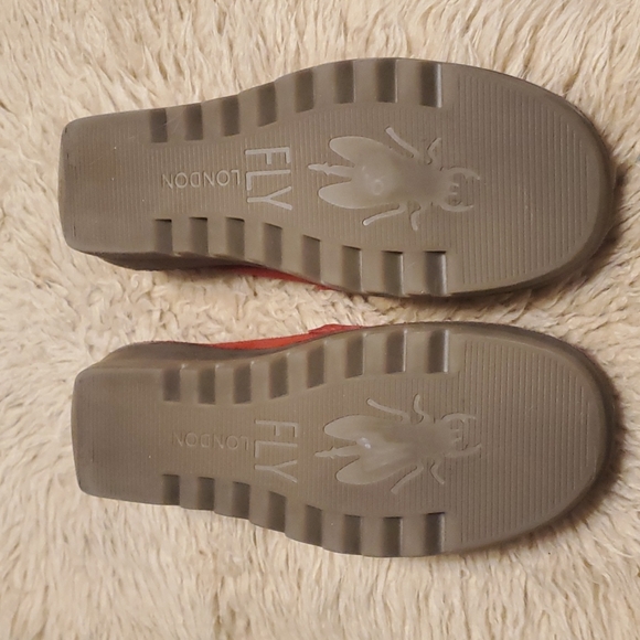 Fly London Rare Color and Style Red Suede Tassle Loafers Size EU 40 - Picture 4 of 5